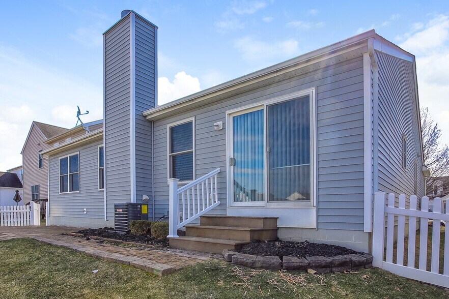 Building Photo - 5924 Westbank Dr