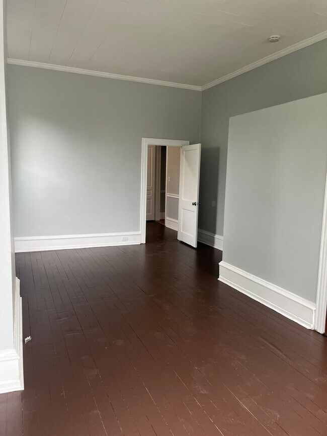Building Photo - 1461 Manor St
