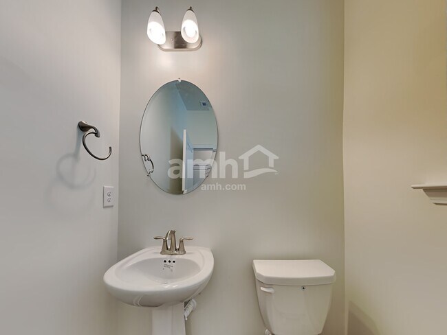 Building Photo - 5060 Hudson Vly Dr