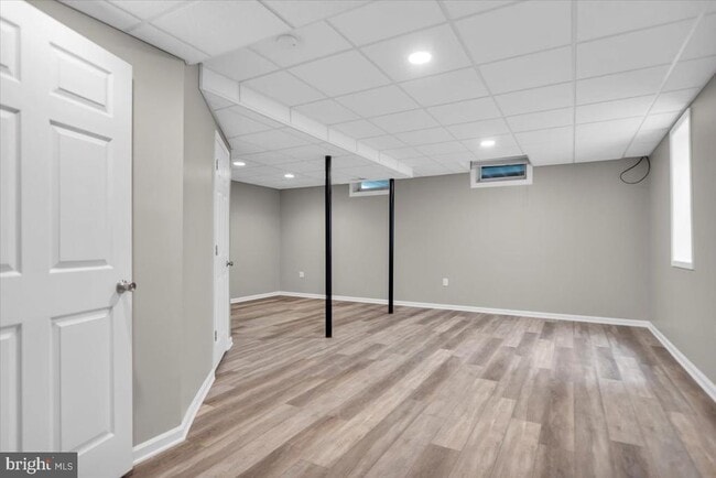 Building Photo - 518 Demoss Ct