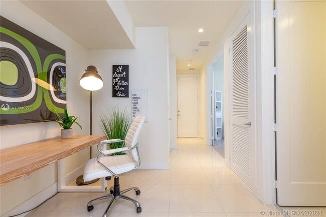 Building Photo - 6611 NW 105th Pl