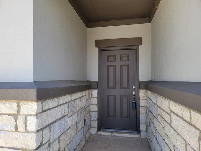 Building Photo - 208 Magna Ln