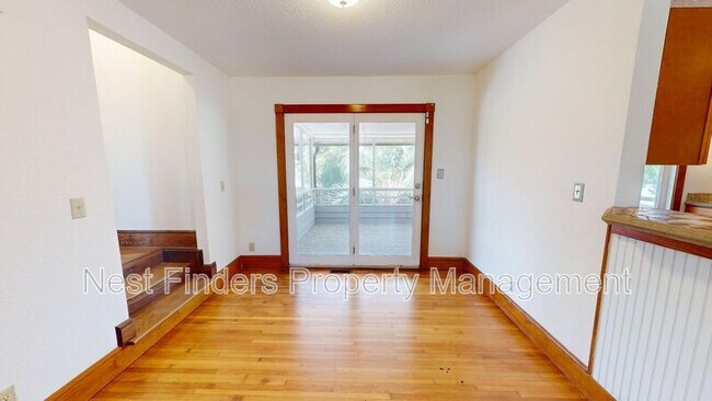 Building Photo - 552 Seagate Ave