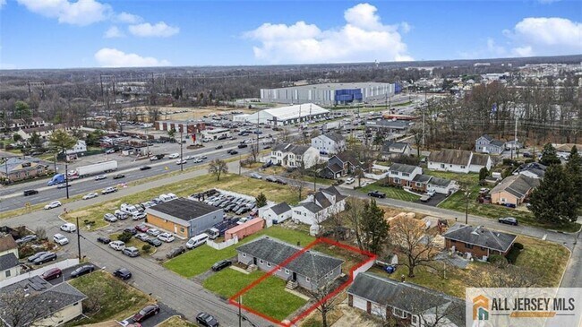 Building Photo - 1036 Apache St