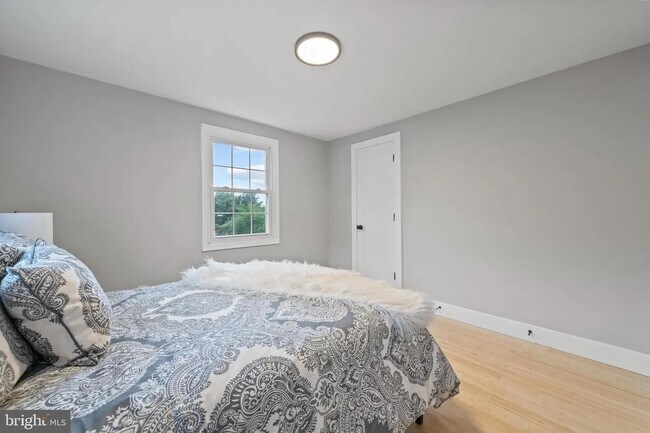 Building Photo - 28 Kennedy St