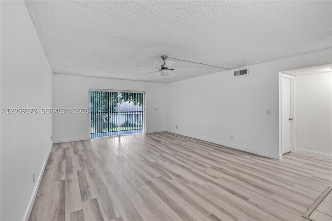 Building Photo - 8513 Old Country 415