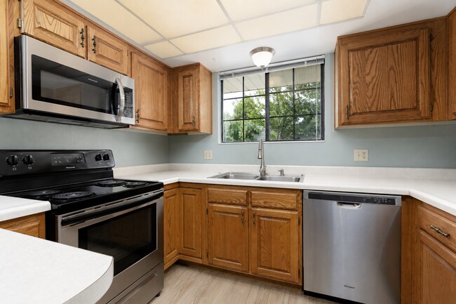 Building Photo - 55 W 400 S