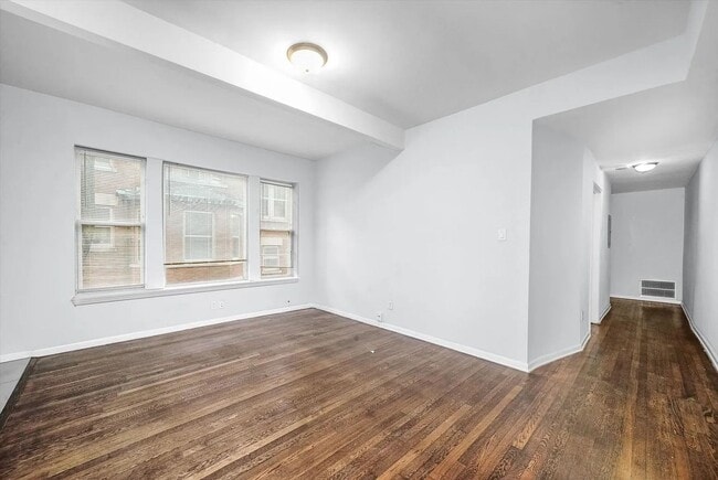 Building Photo - 6039 S Michigan Ave