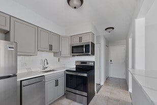 Building Photo - 6021 N Winthrop Ave