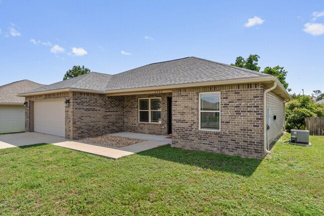 Building Photo - 1922 Bright Water Dr