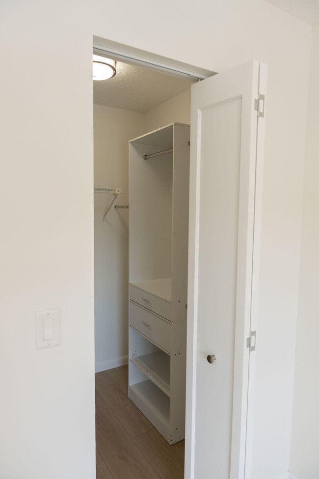 Building Photo - 602 Pinecrest Cir