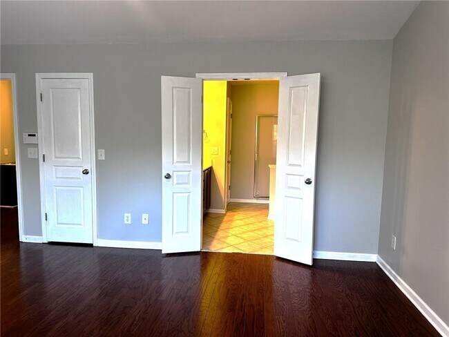 Building Photo - 117 Townview Dr