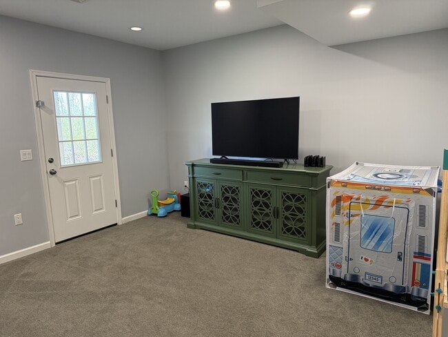 Building Photo - 166 Gwenedd Ln