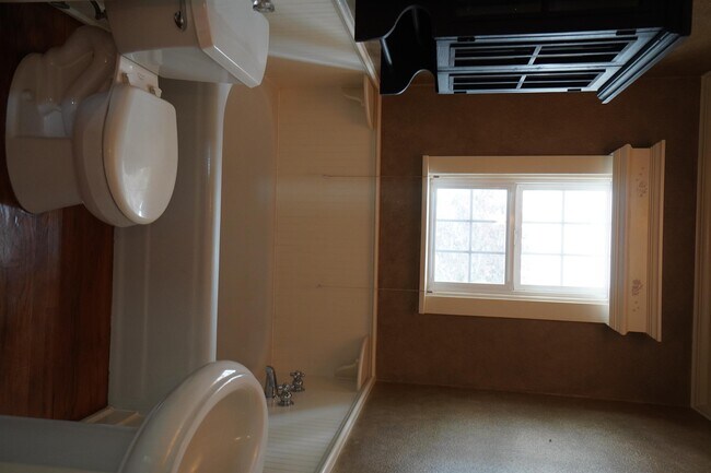 Building Photo - 2721 W Cassia St