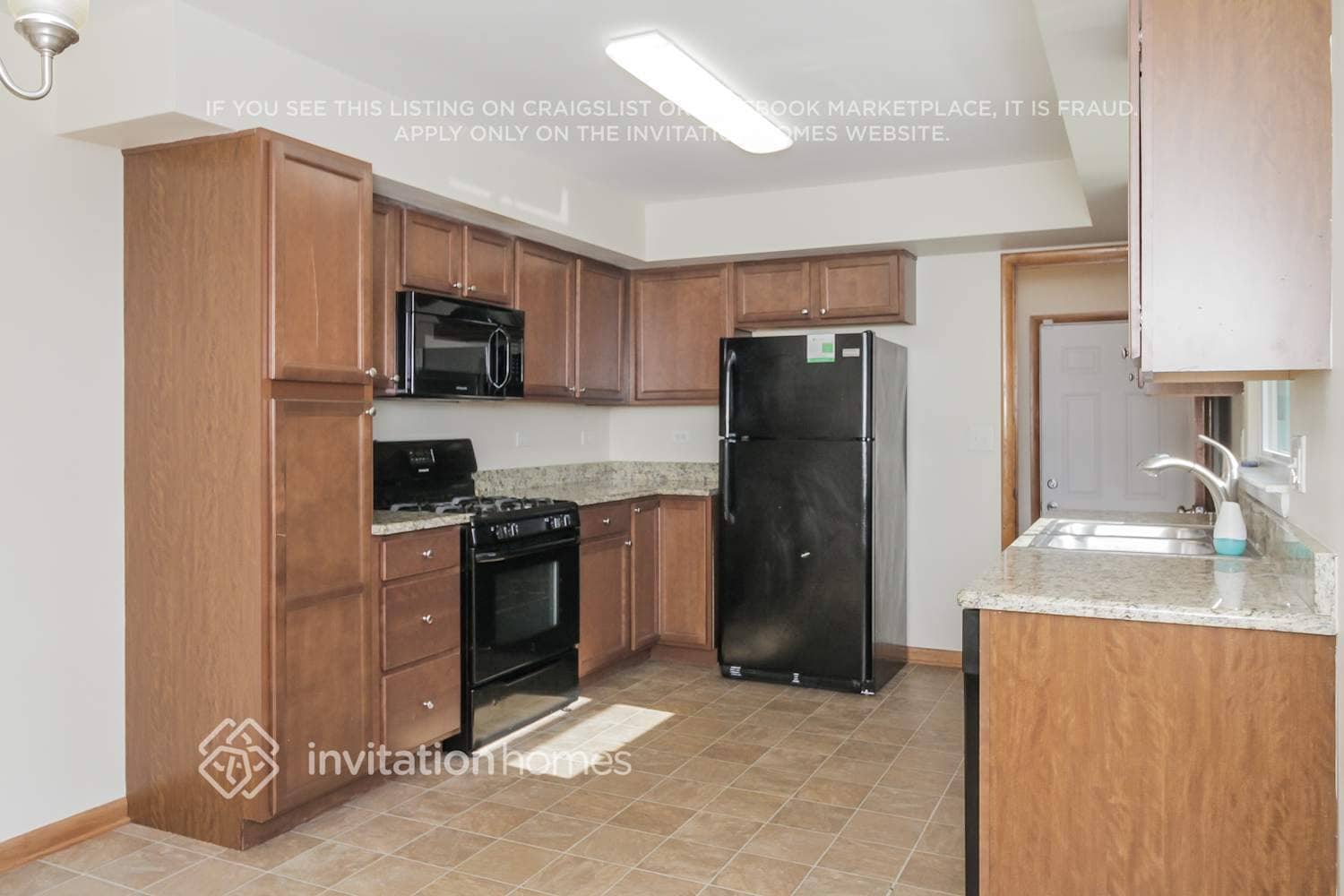 Building Photo - 301 S Reedwood Dr