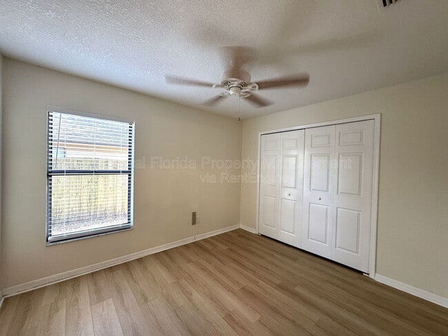 Building Photo - 9150 Palm Tree Dr