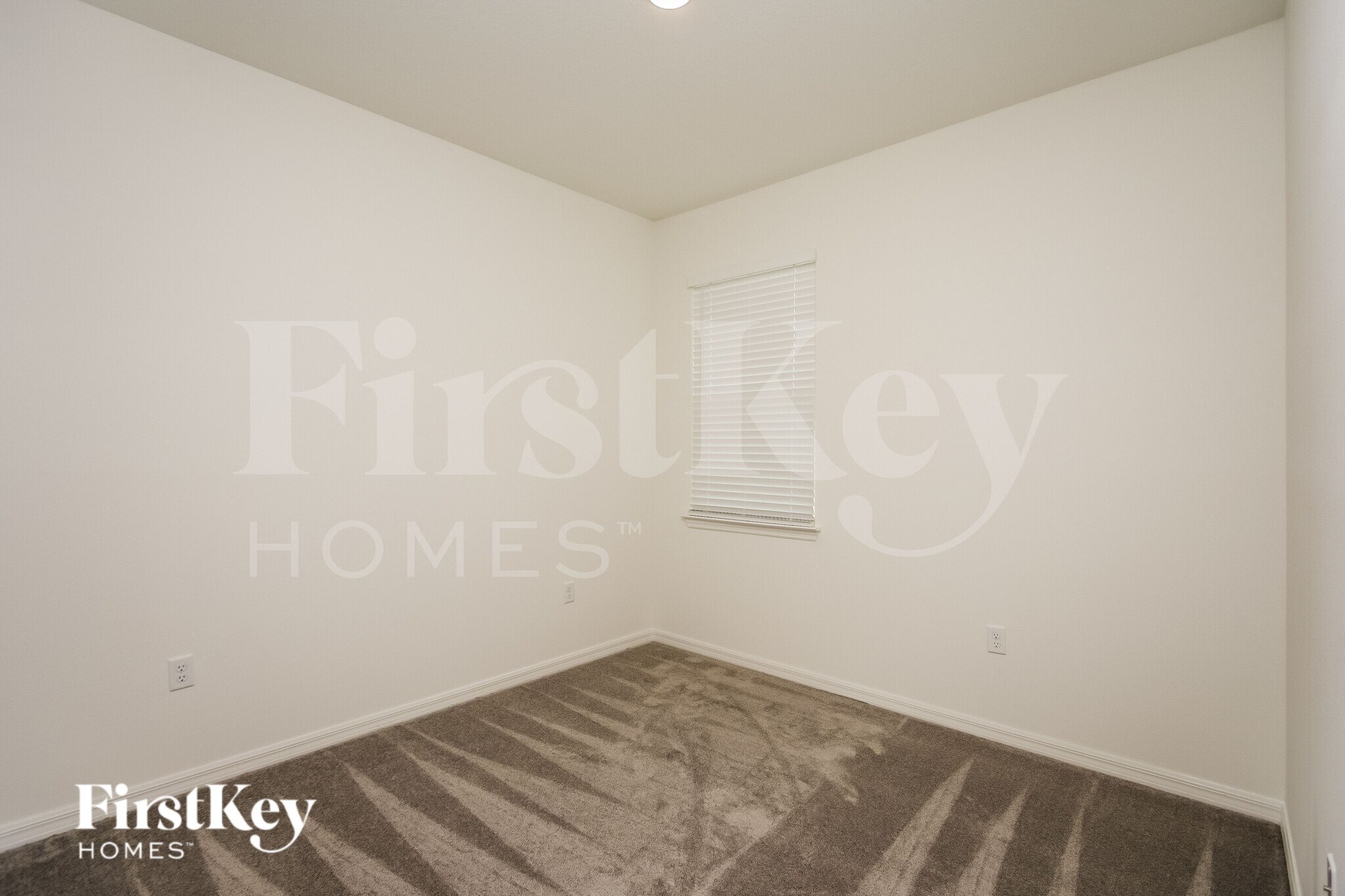 Building Photo - 336 Corbel Ln