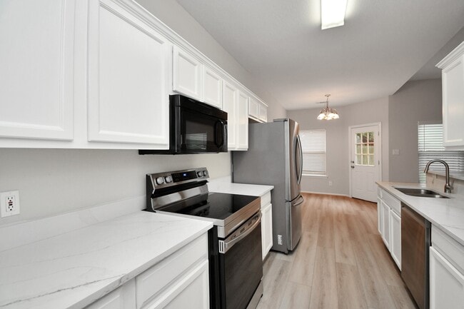 Building Photo - 24118 Wild Horses Ln