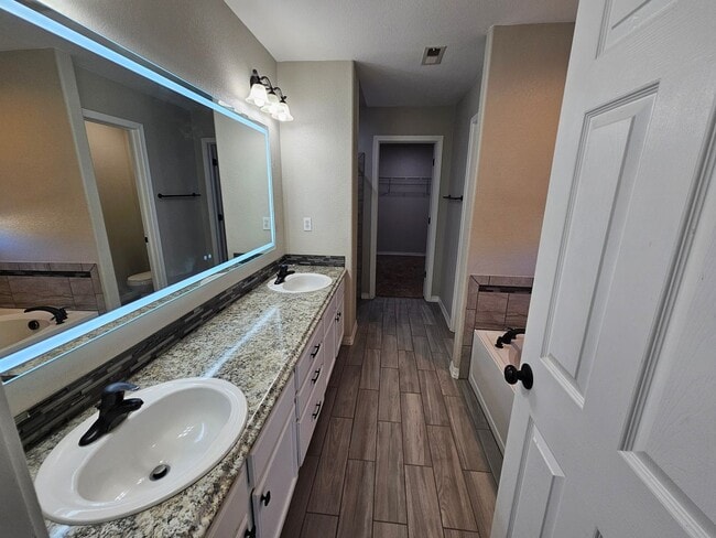 Building Photo - 3 Bed 3 bath house in 80925!!