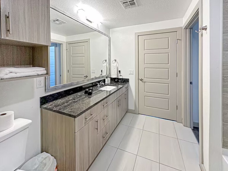 Building Photo - 7210 Henneman Way