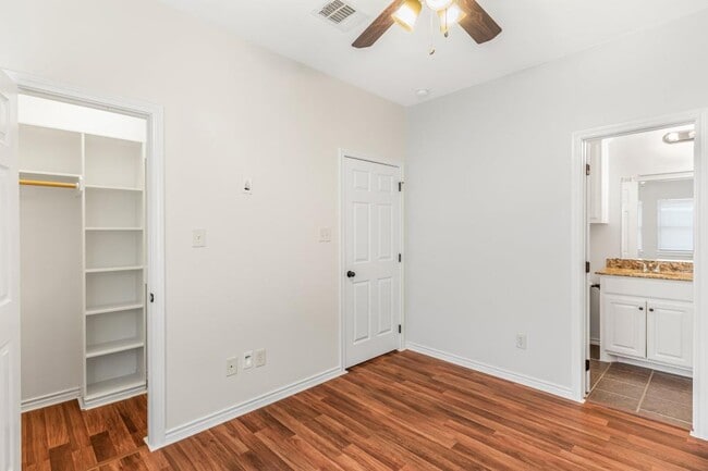 Building Photo - 3933 John Sharp Pkwy