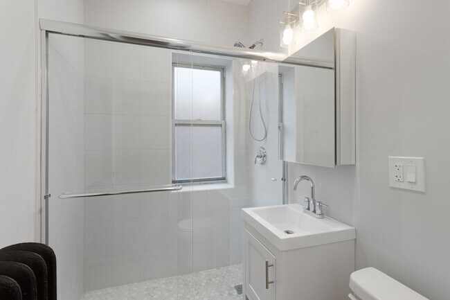 Building Photo - 1655 W Jonquil Terrace