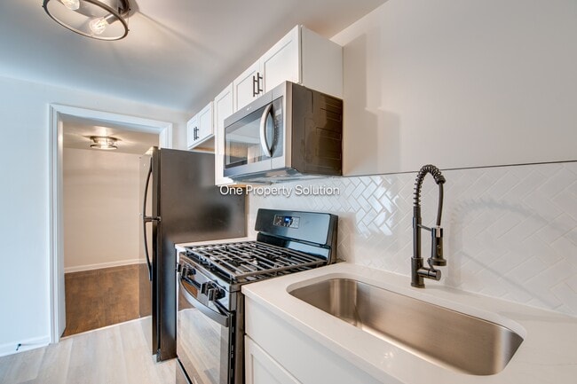 Building Photo - 2561 Harrison St