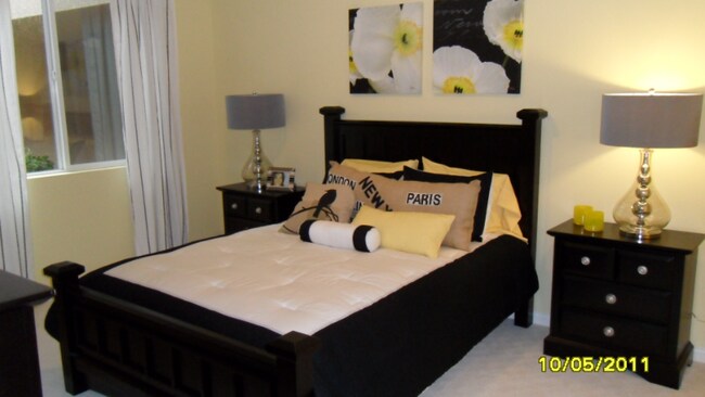 Building Photo - 8700 Glenoaks Blvd