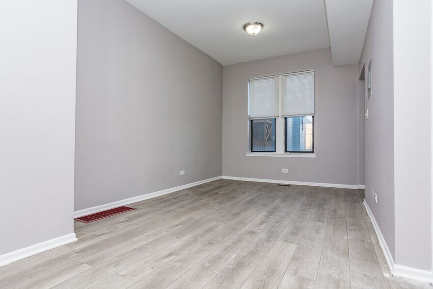 Building Photo - 118 N Kostner Ave