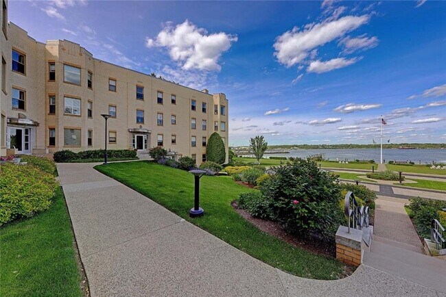 Building Photo - 1180 Narragansett Blvd