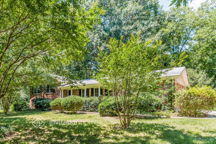 Building Photo - 2905 Piedmont Dr