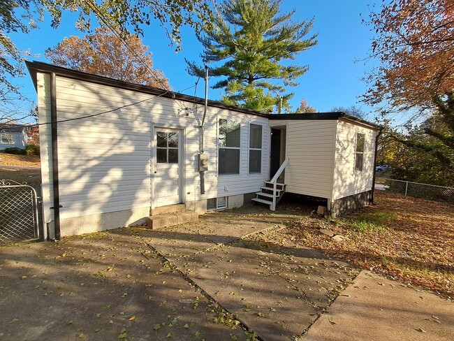 Building Photo - Gloucester Glow-up