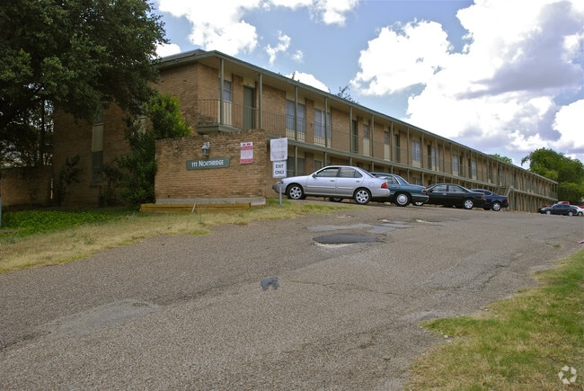Building Photo - Parkway Manor
