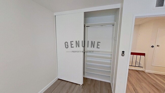 Building Photo - 3 Bedroom Beautifully Upgraded Home in Ana...