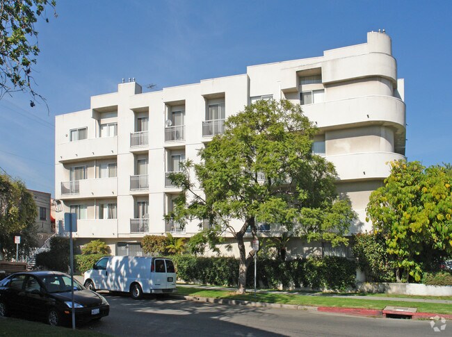 Building Photo - 1481 S Shenandoah St