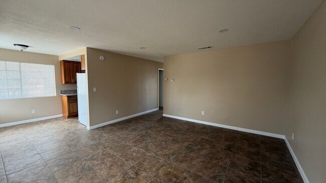 Building Photo - Two Bedroom One Bathroom Apartment in San Bernardino!