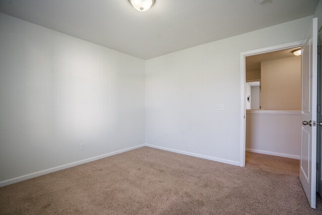 Building Photo - 135 Davila St