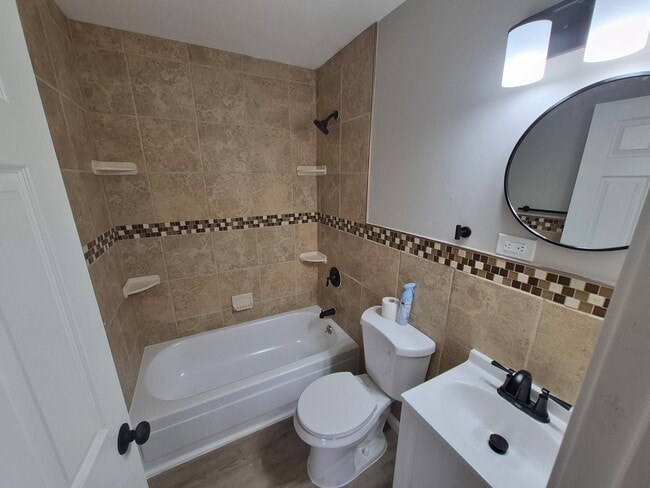 Building Photo - 3515 Dixie Dr