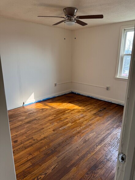 Building Photo - 210 Seward Ave