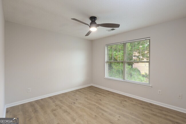Building Photo - 3063 Broadleaf Trail Rd