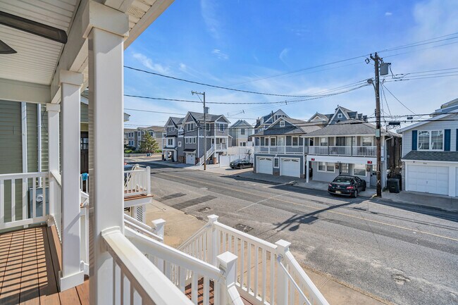 Building Photo - 265 1st Ave