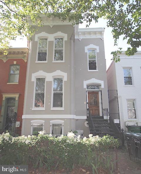 Building Photo - 922 O St NW