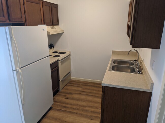 Kitchen - 3121 W 40th St