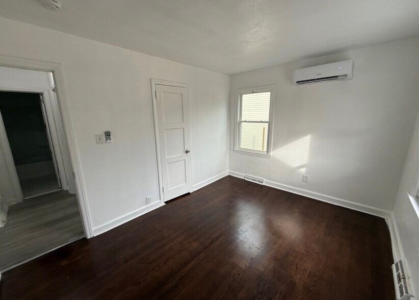 Building Photo - 775 Melrose Ave