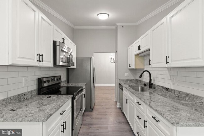 Building Photo - 3400 Tulleys Pointe Ct