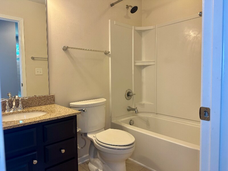 Building Photo - 2501 Silverthorn Dr
