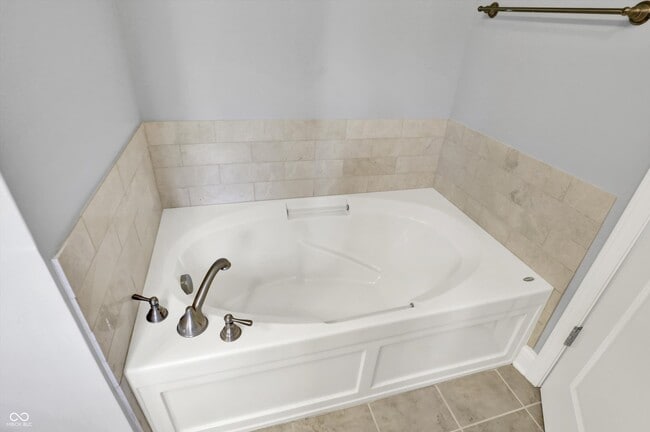 Building Photo - 529 E New York St