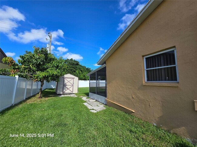 Building Photo - 3530 S 55th Ave