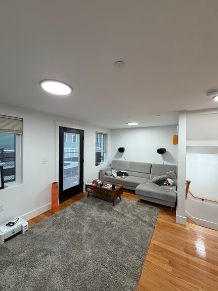 Building Photo - 140 Prospect St