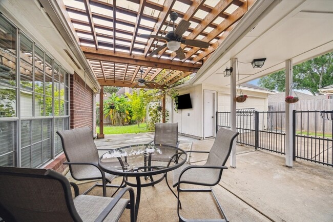 Building Photo - 23006 Greenrush Dr